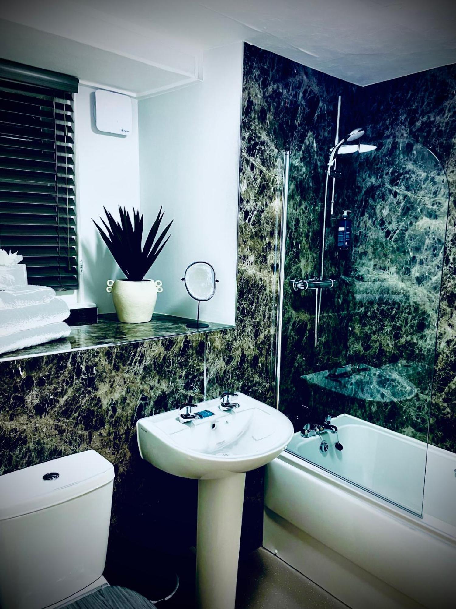 Prince Llewelyn Hotel Бетгелерт Экстерьер фото